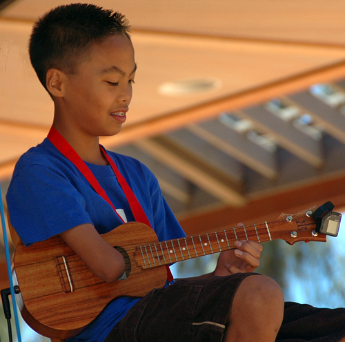 Picture of Nick Acosta at the 2008 Hawaii Ukulele Festival